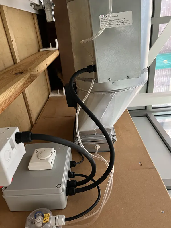 Duct-mounted sensor, thermostat and controls wiring