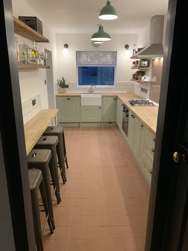 Kitchen installation, shaker units and oak worktops